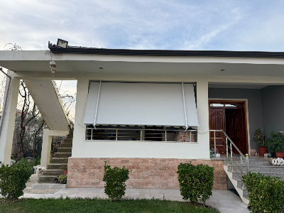 Tende e montuar ne shtepi private Tende e montuar ne shtepi private